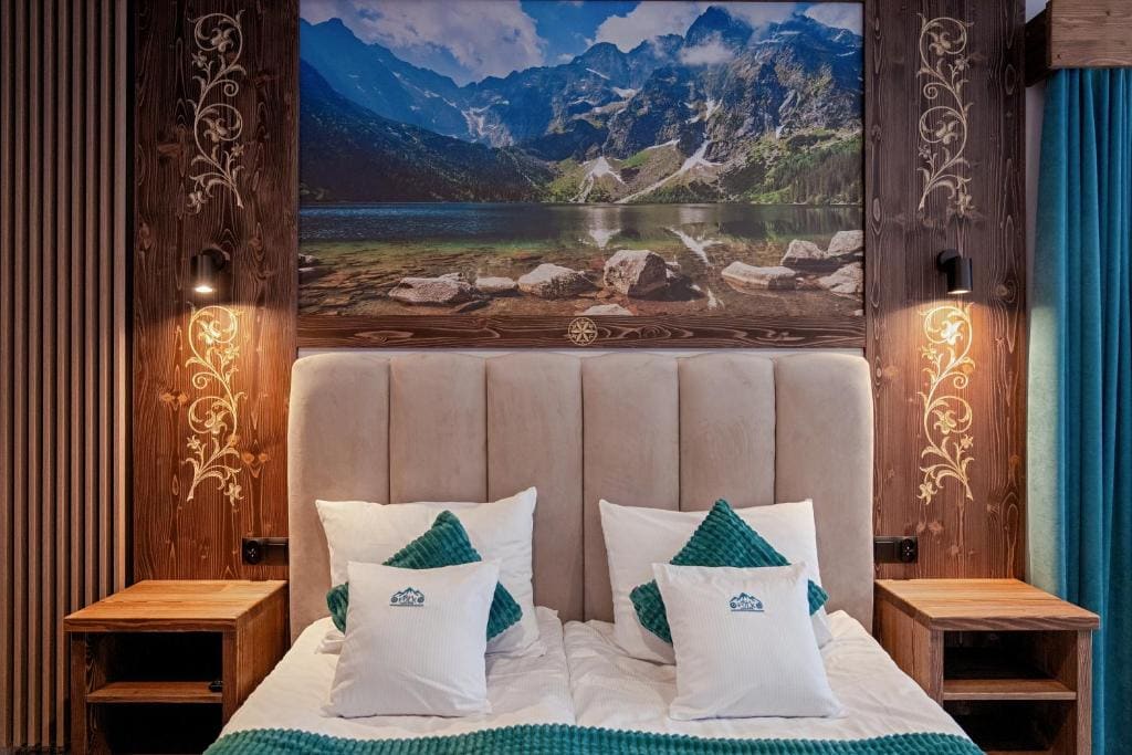 Deluxe Quadruple Room with balcony and mountain view room - Image 2