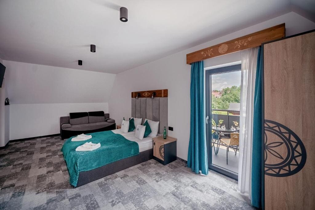 Quadruple Room Balcony room - Image 3