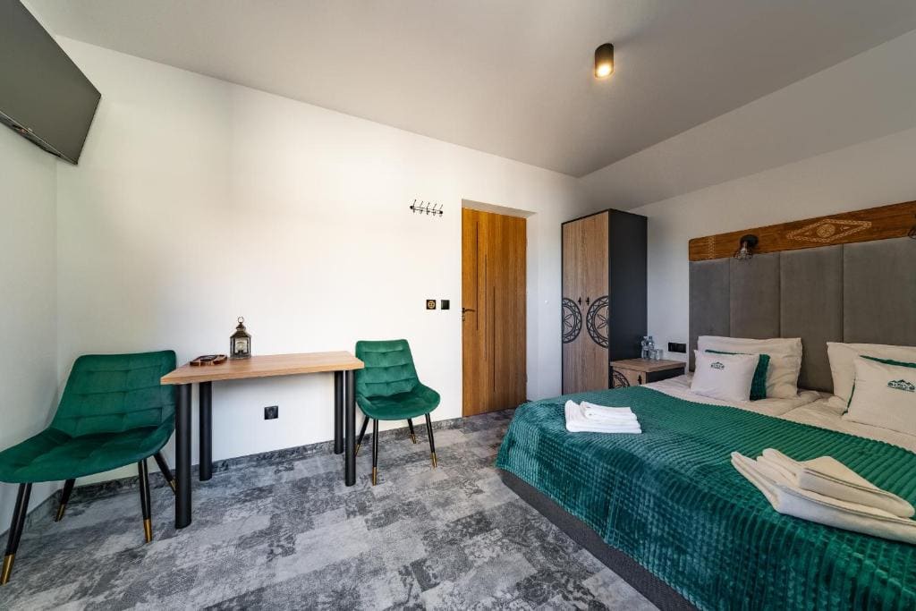 Standard Double Room with Balcony room - Image 2