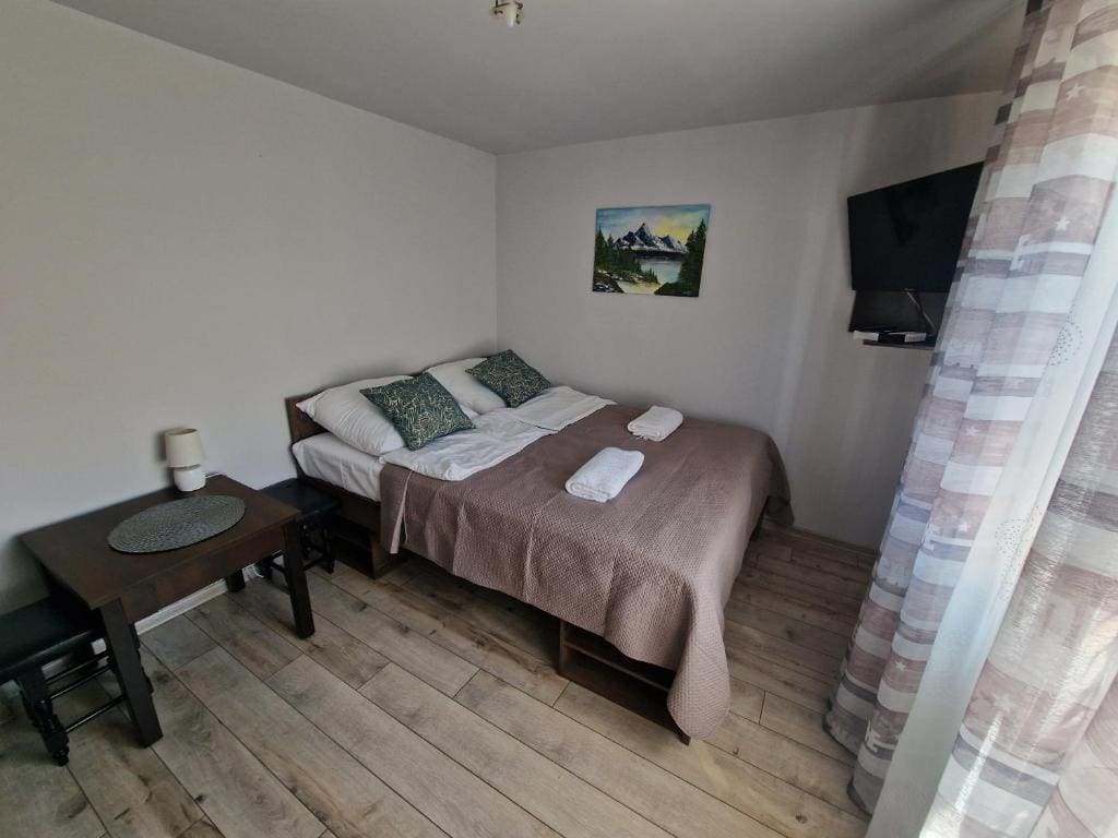 Double Room with Private Bathroom room - Image 3
