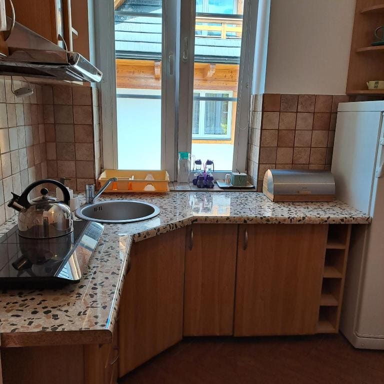 One-Bedroom Apartment with Balcony room - Image 2