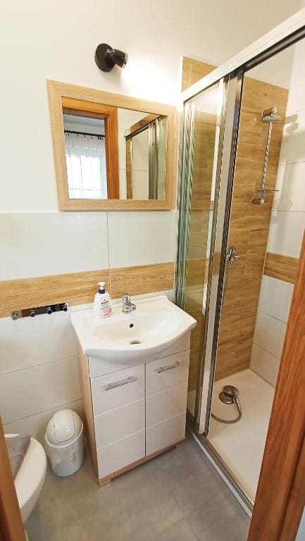 Comfort Quadruple Room room - Image 2