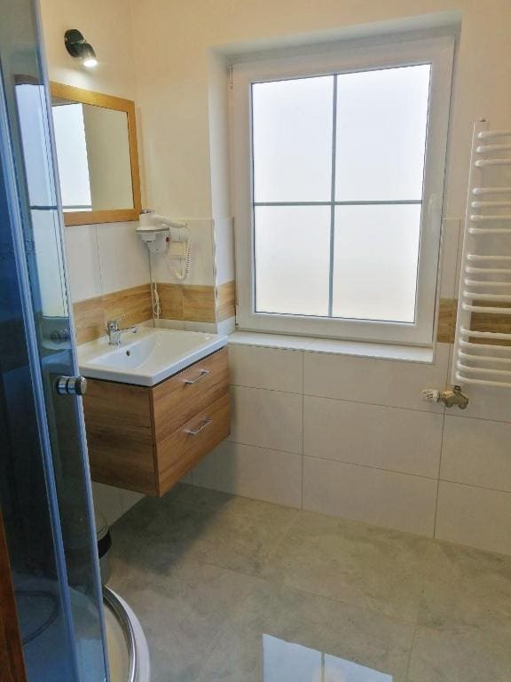 Premium Quadruple Room room - Image 2