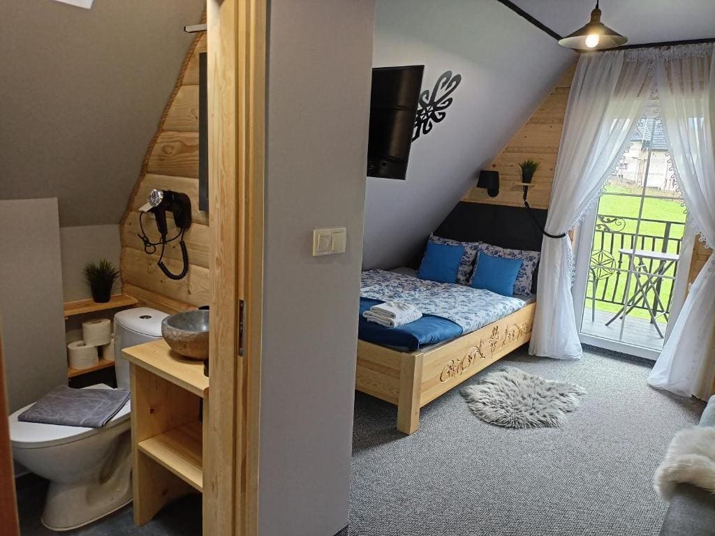 Quadruple Room with Mountain View room - Image 3