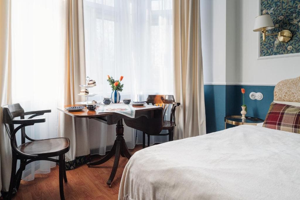 Deluxe Double or Twin Room room - Image 3