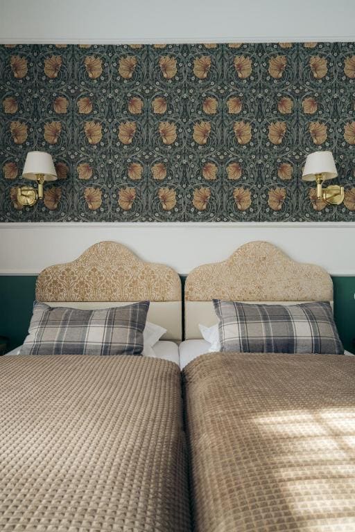 Comfort Quadruple Room room - Image 2