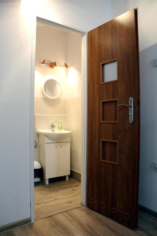 Triple Room with Shared Bathroom room - Image 2