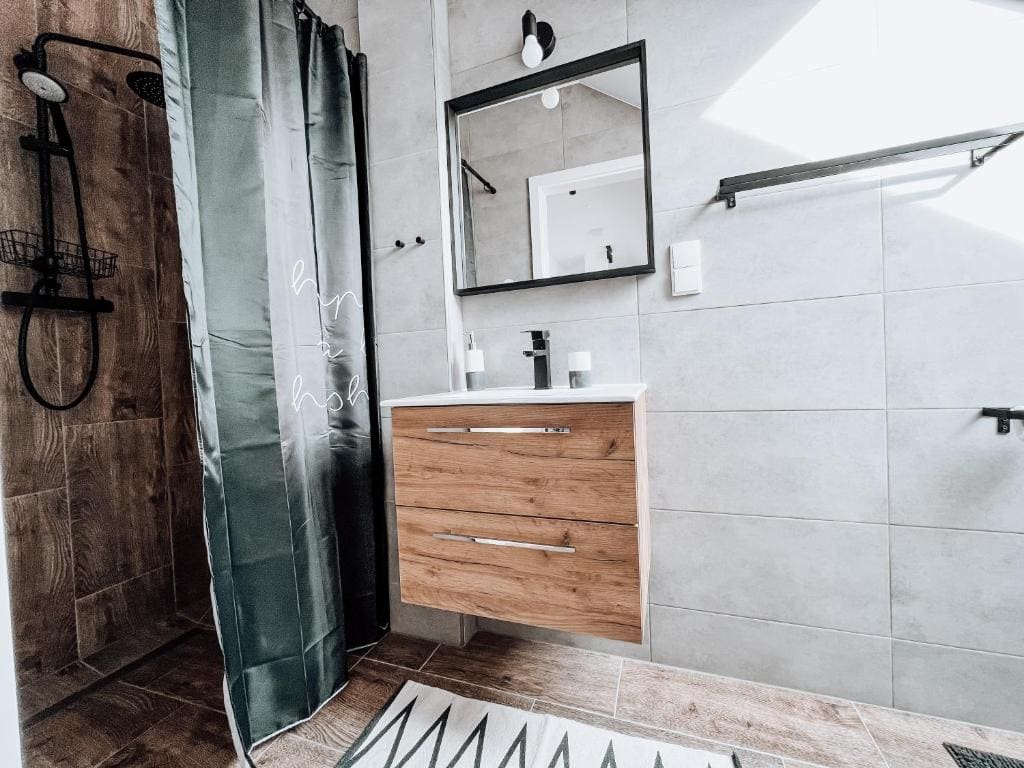 Quadruple Room with Bathroom room - Image 2