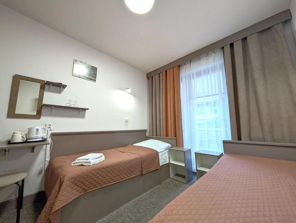 Large Single Room room - Image 1