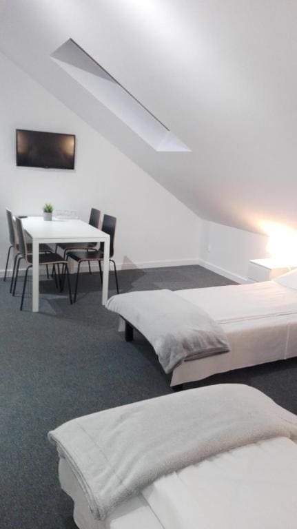 Triple Room with Private Bathroom room - Image 3