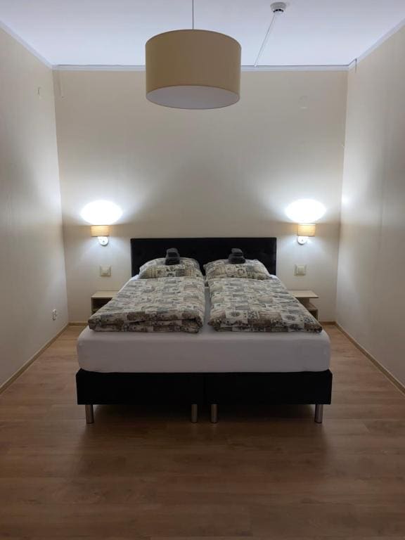 Apartment room - Image 2
