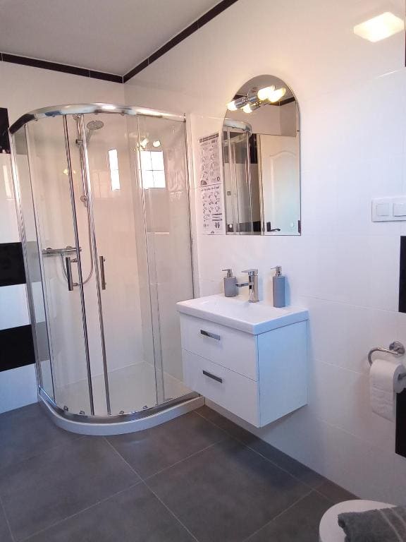 Triple Room with Private Bathroom room - Image 3