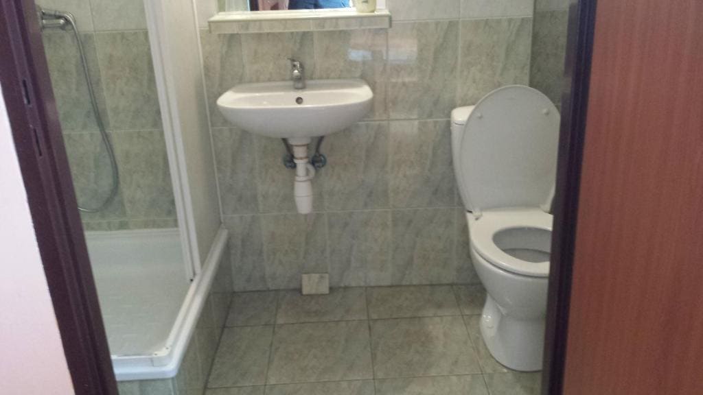 Comfort Triple Room with Shower room - Image 3