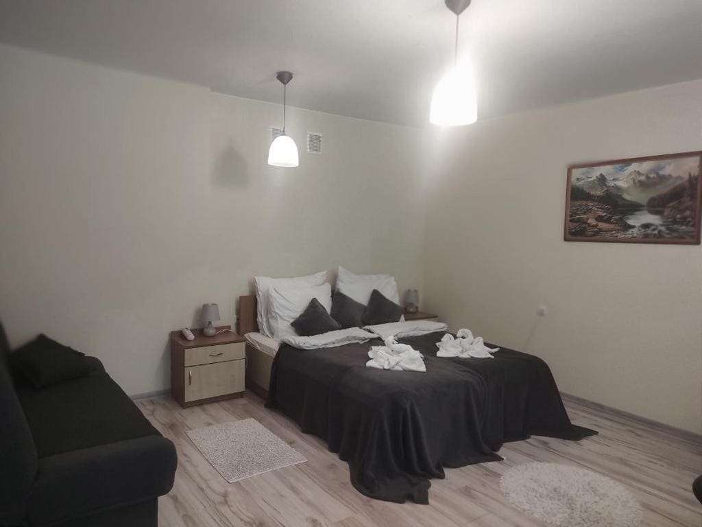 Family Room room - Image 3