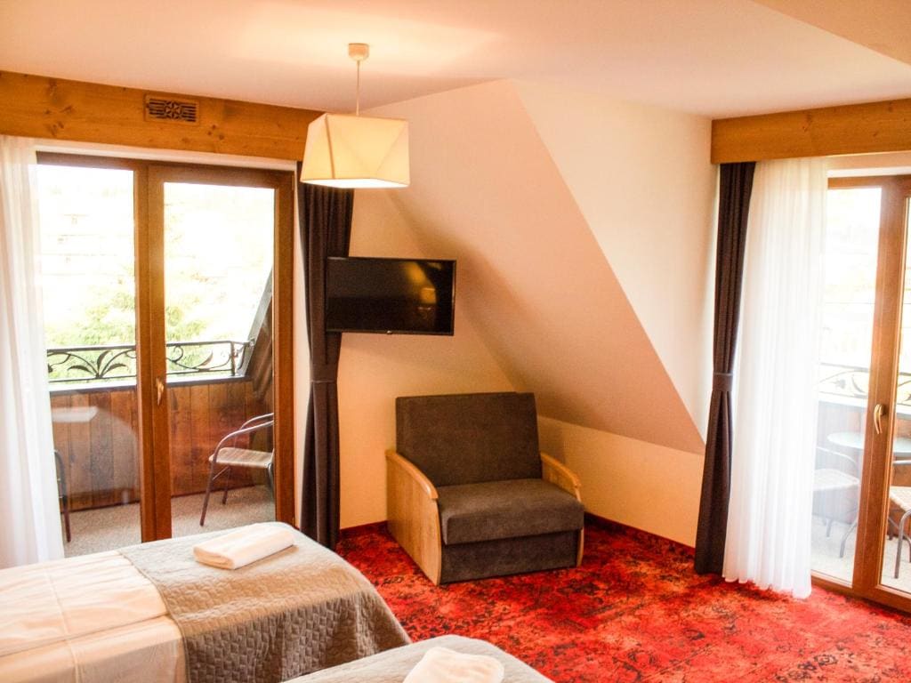 Deluxe Triple Room room - Image 1