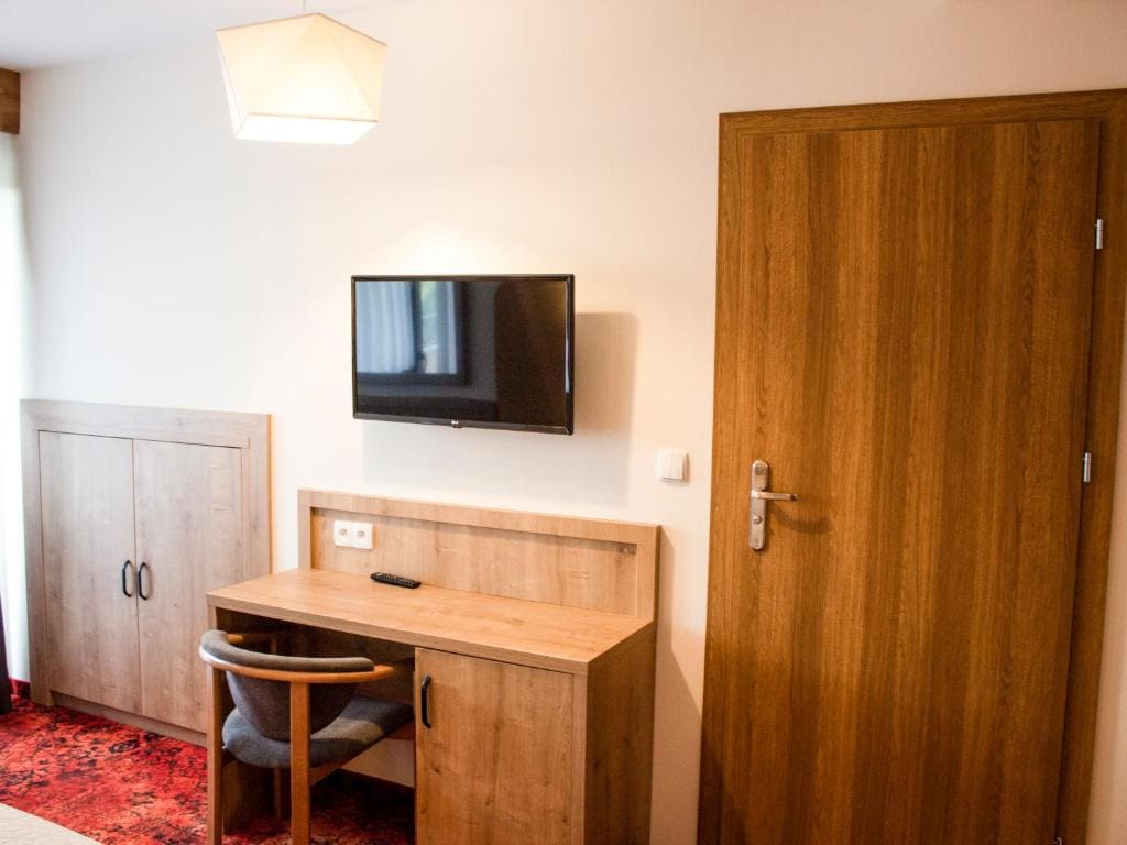 Double Room with Balcony room - Image 2