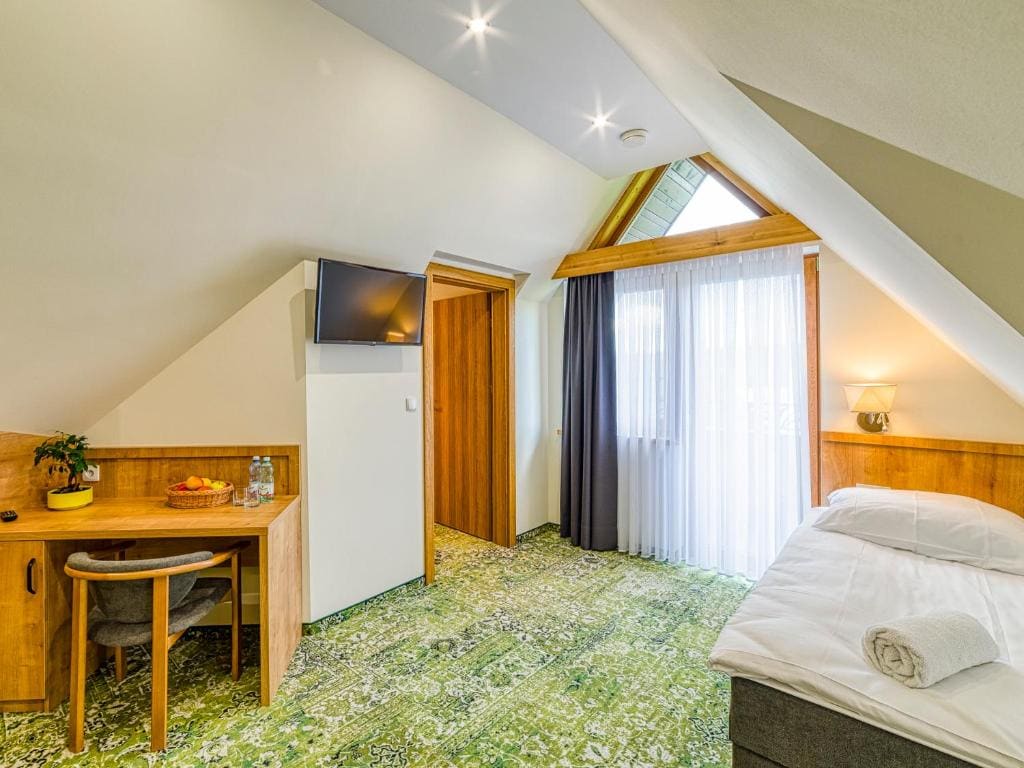 Studio with Balcony room - Image 2