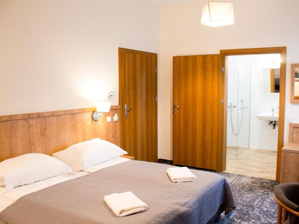Triple Room with Bathroom room - Image 3