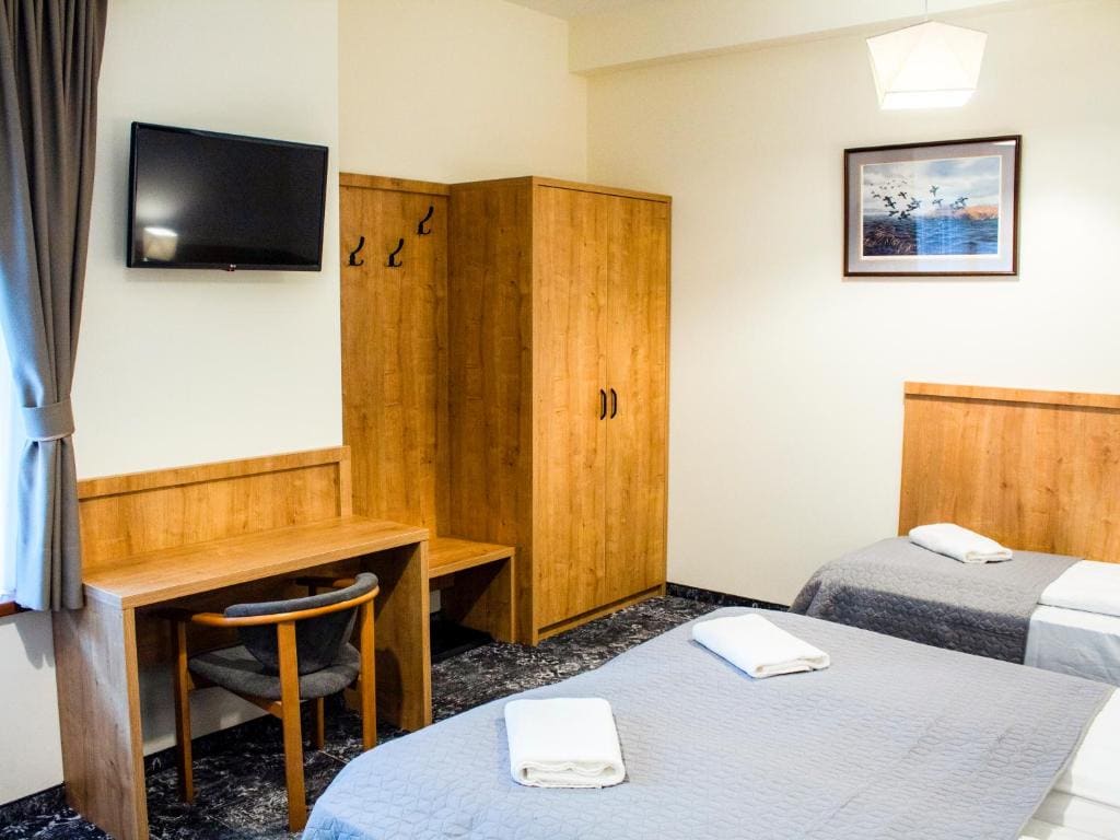 Triple Room with Bathroom room - Image 2
