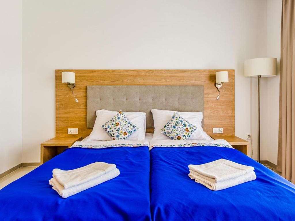 Deluxe Double Room with Balcony room - Image 3