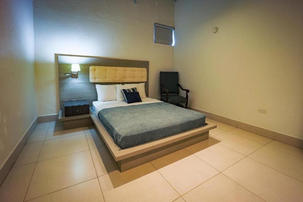 Apartment (one room) room - Image 1
