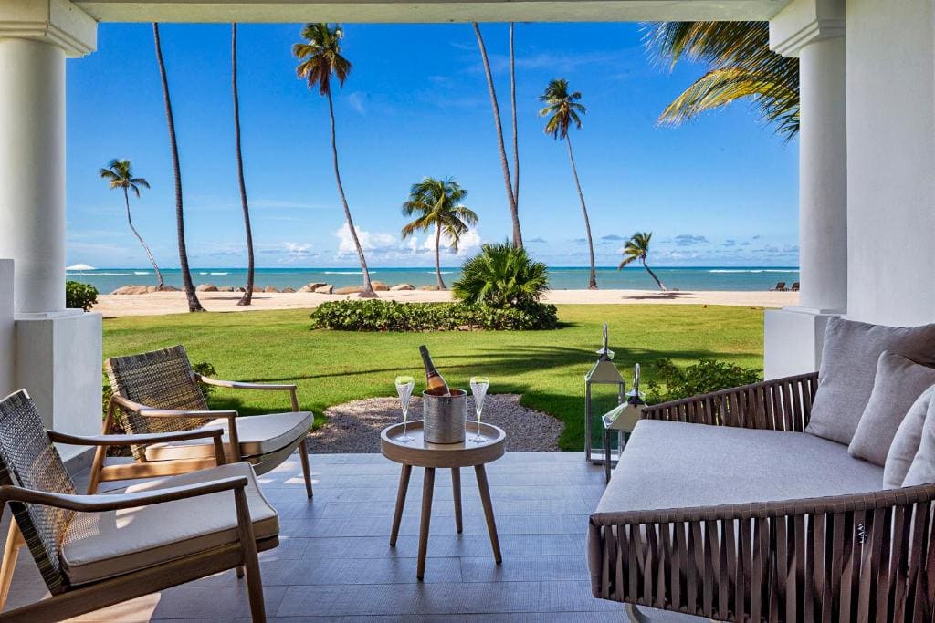 Deluxe Double Room with Two Double Beds - Oceanfront room - Image 2