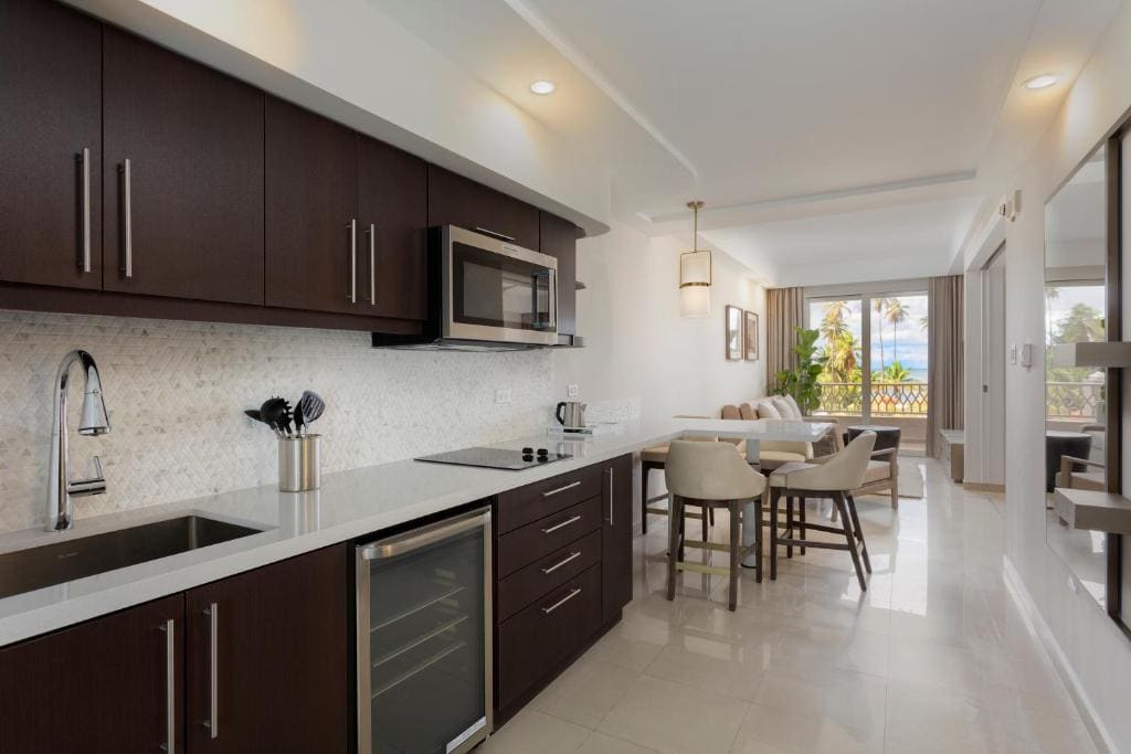 Deluxe Villa with Two Queen Beds and Ocean View room - Image 1