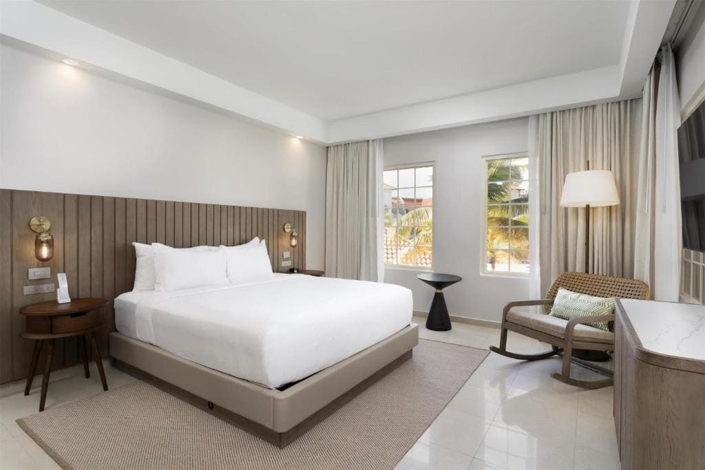 Deluxe Villa with Two Queen Beds room - Image 2