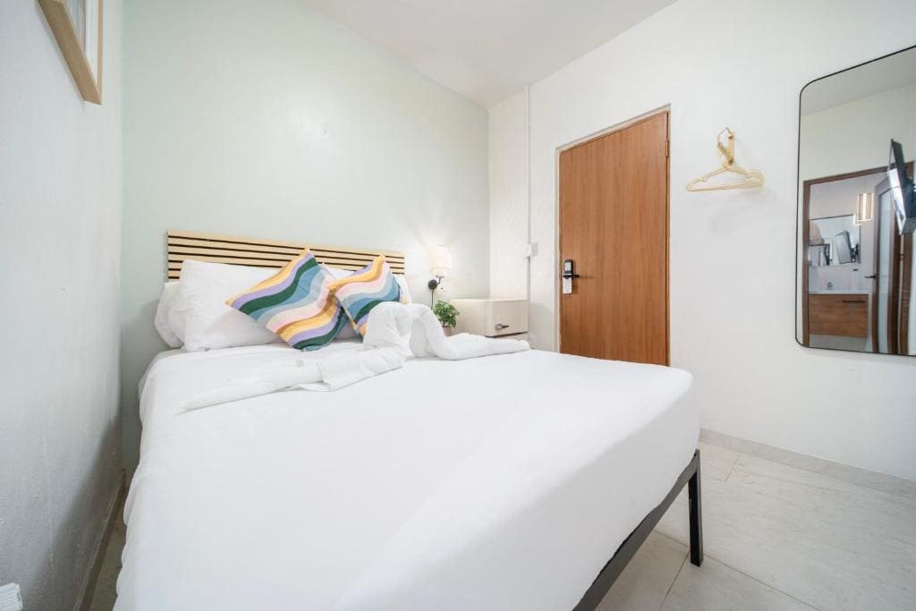 Hotel room - Image 2