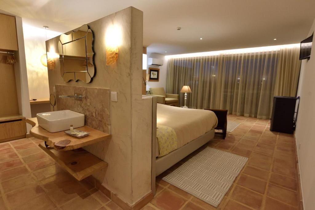 Deluxe Suite room - Image 1
