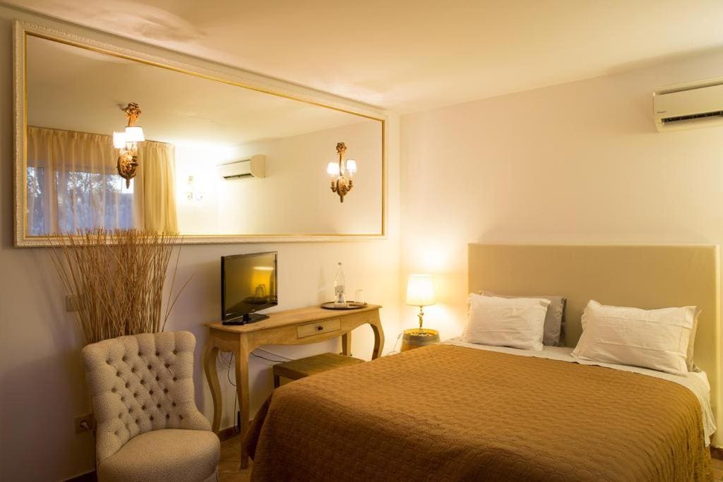 Deluxe Double Room room - Image 2
