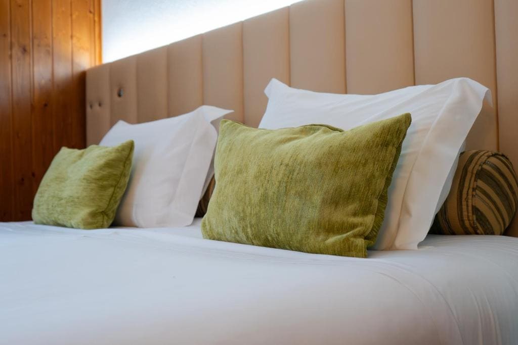 Double Room with Mountain View room - Image 3