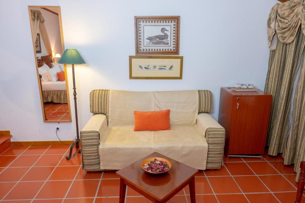 Family Room room - Image 2