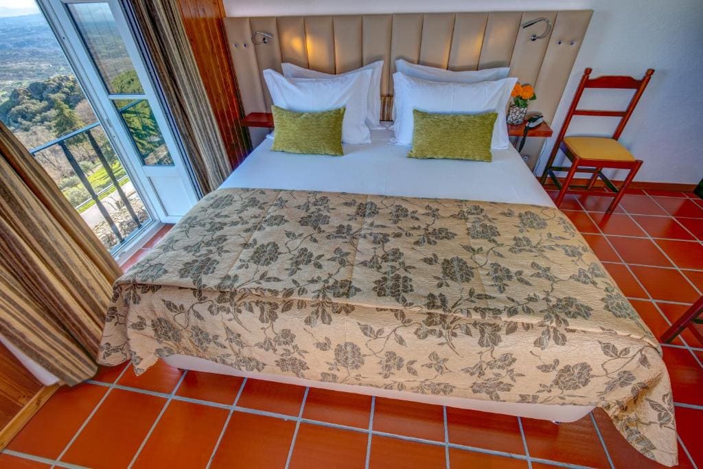 Superior Double Room with Terrace and Mountain View room - Image 3