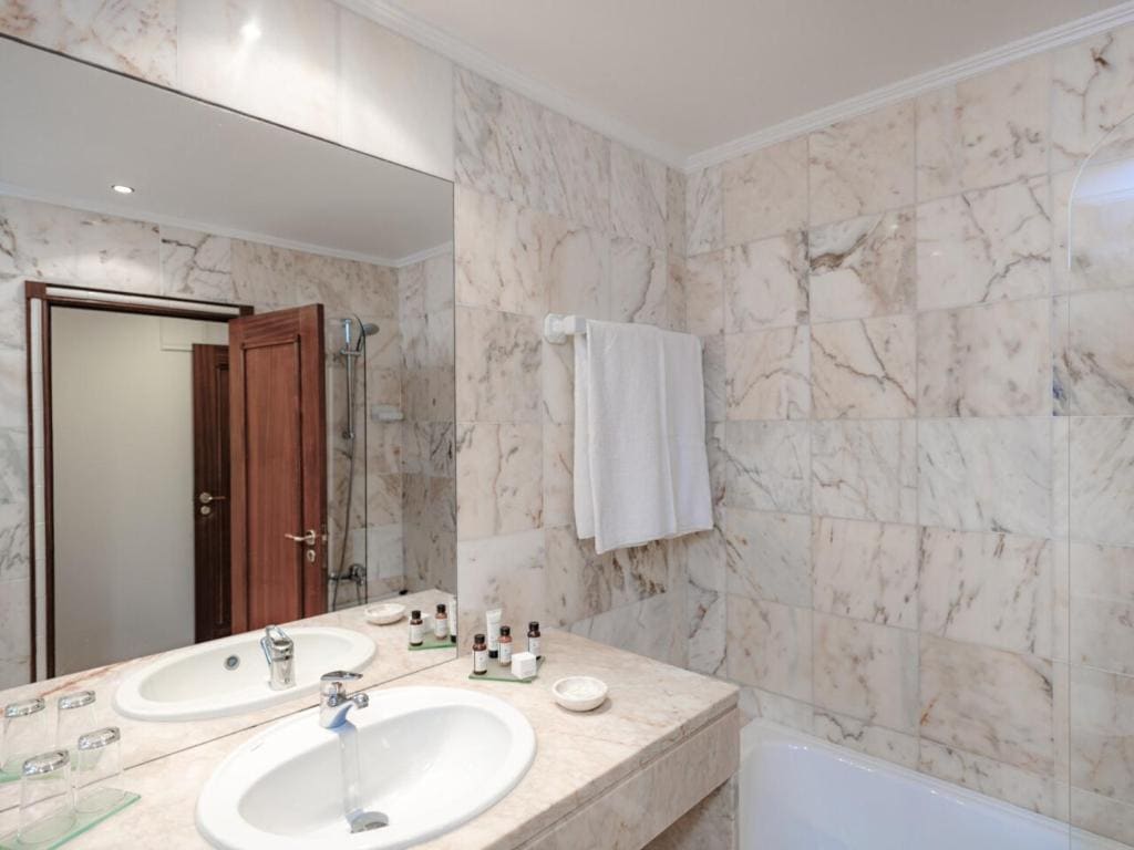Charming Double Room with Terrace room - Image 2