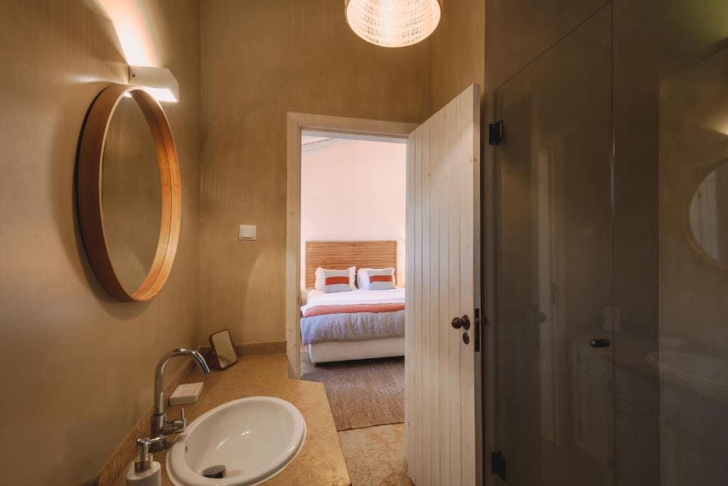 Three-Bedroom Villa with Sea View room - Image 2