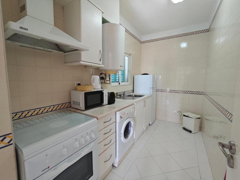 One-Bedroom Apartment room - Image 1