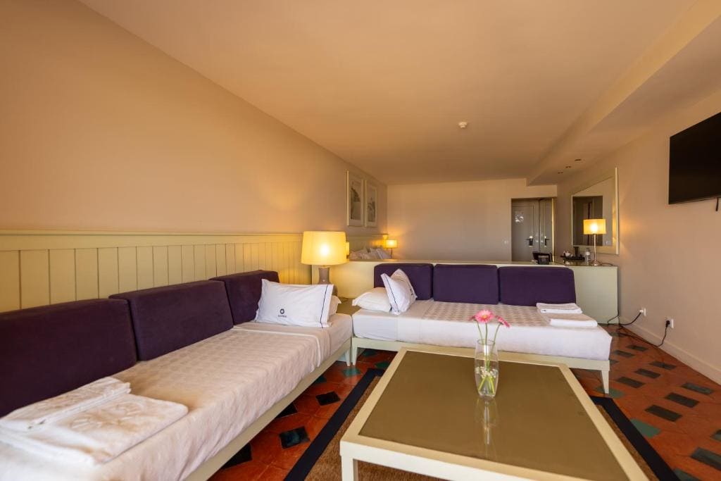 Family Room with Balcony room - Image 1