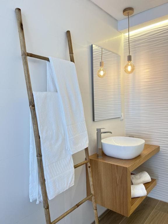 Deluxe Double Room with Balcony room - Image 1