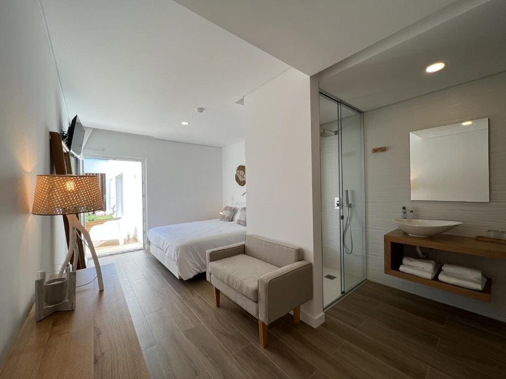 Double Room with Garden View room - Image 2