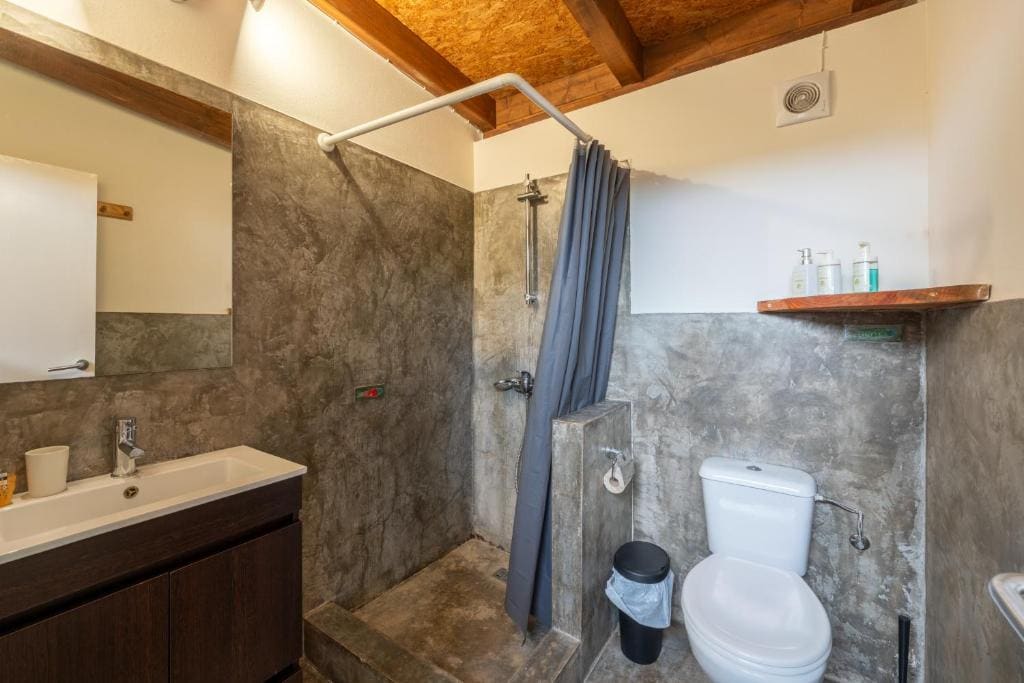 Standard Twin Room room - Image 3