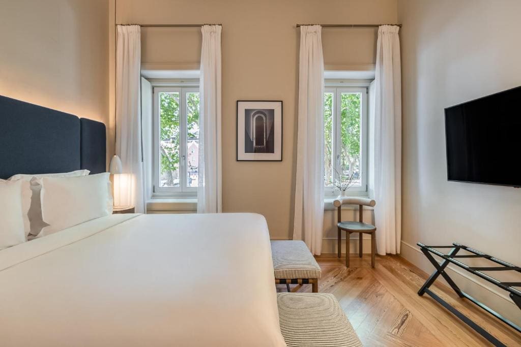 Artist Room room - Image 2