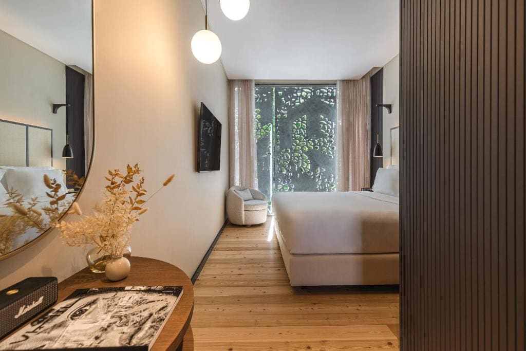 Artist Room room - Image 3