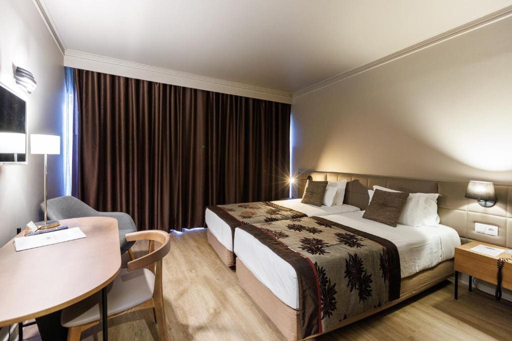 Superior Twin Room with Parking room - Image 1