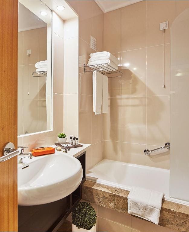 Superior Twin Room with Parking room - Image 2