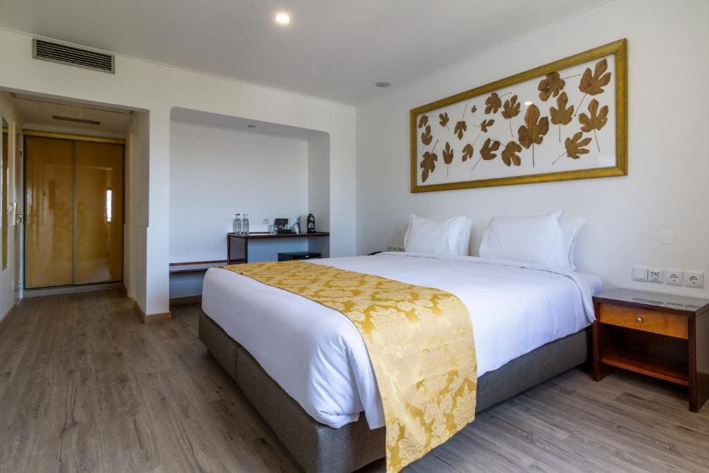 Standard King Room room - Image 3