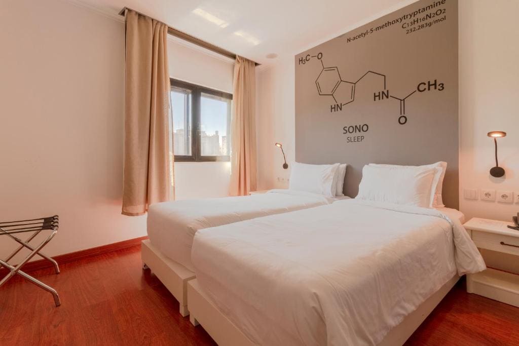 Superior Twin Room room - Image 2