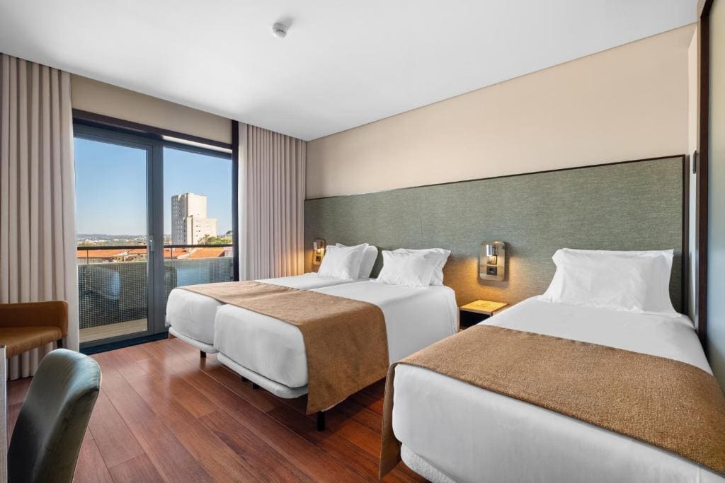 Triple Room with Balcony room - Image 1