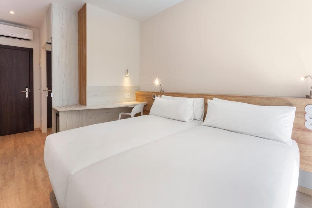 Twin Room room - Image 1