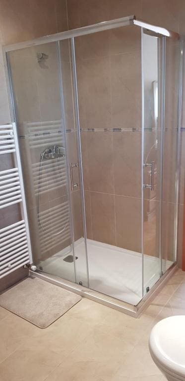Triple Room with Private Bathroom room - Image 2